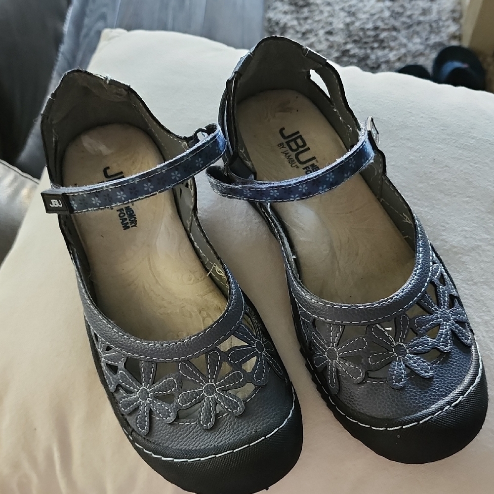 JBU Gray and Black Dress Shoes with Classic Mary Jane Style